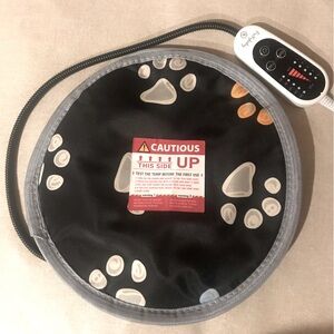 EUC Furrybaby Heating Pad, indoor for small pet. 12” in diameter. Hardly used.